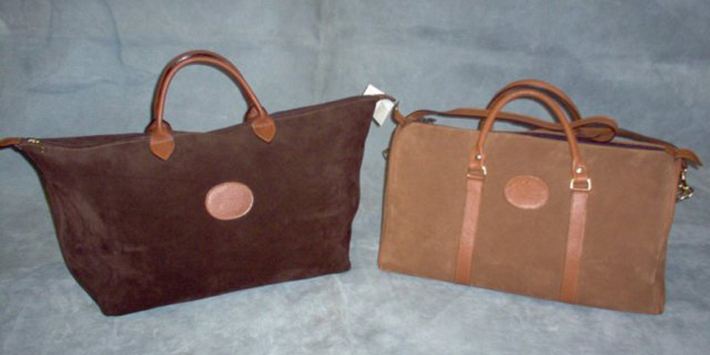 Uno de nuestros bolsos artesanos en piel