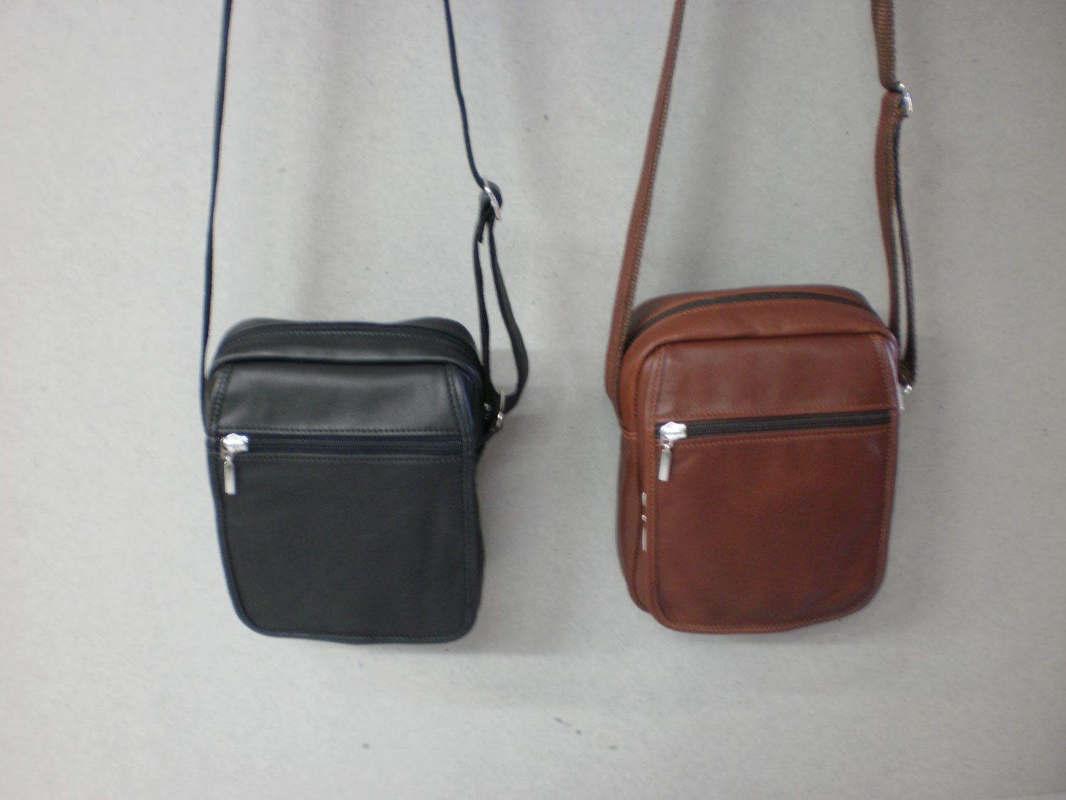 Bolsos de caballero de fabricación artesana en piel de Anfajami